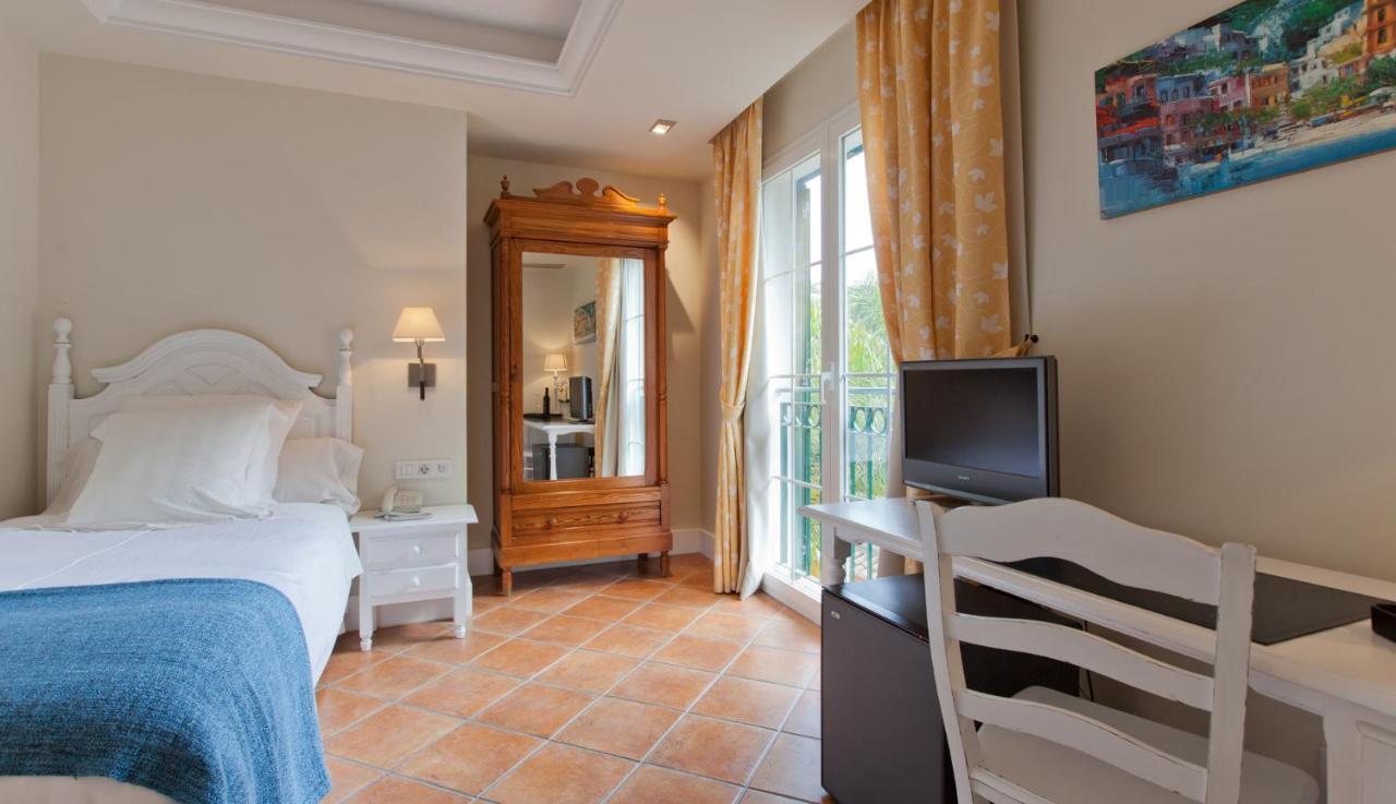 Hotel Mr Les Rotes Денія Екстер'єр фото