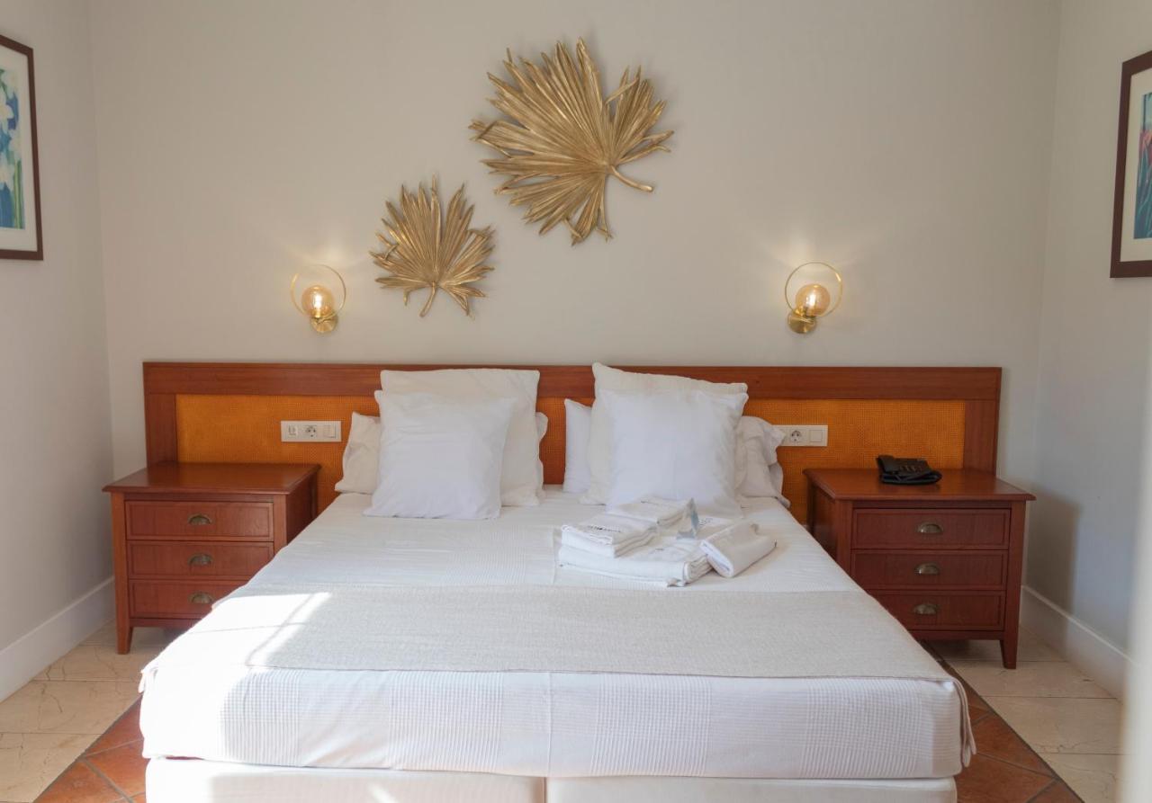 Hotel Mr Les Rotes Денія Екстер'єр фото